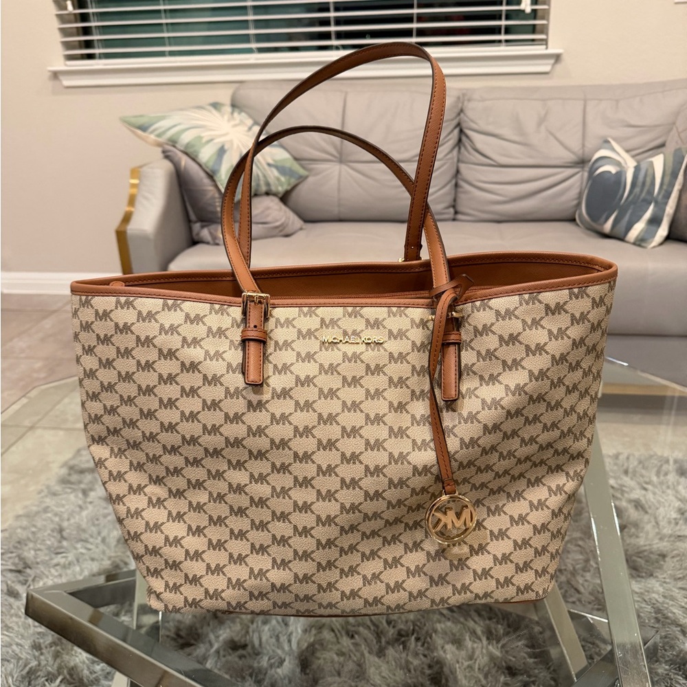 Michael Kors Jet Set Travel Large MF Logo Carryall Tote Natural/luggage